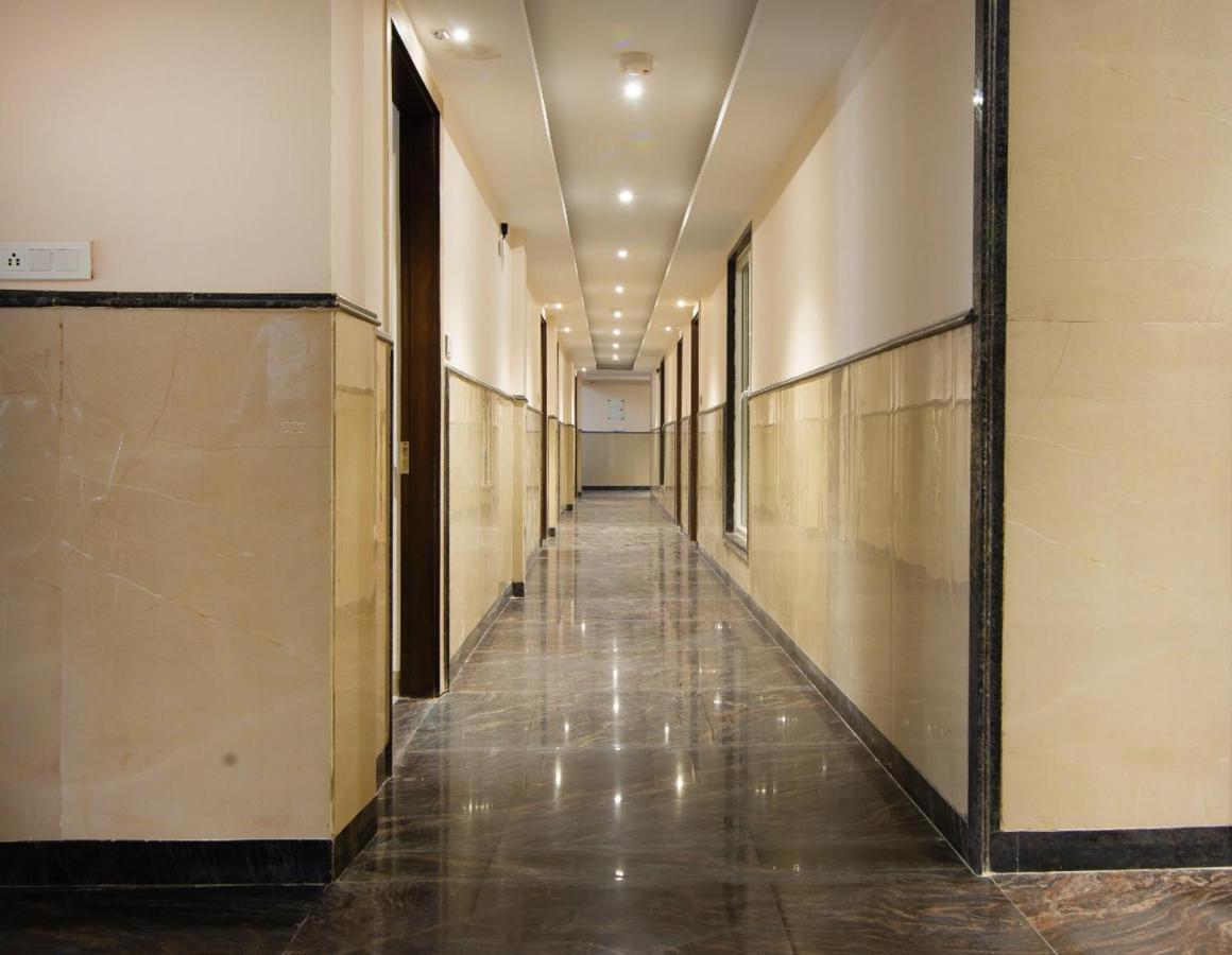 Hotel Sun plaza Luxury Nueva Delhi Exterior foto