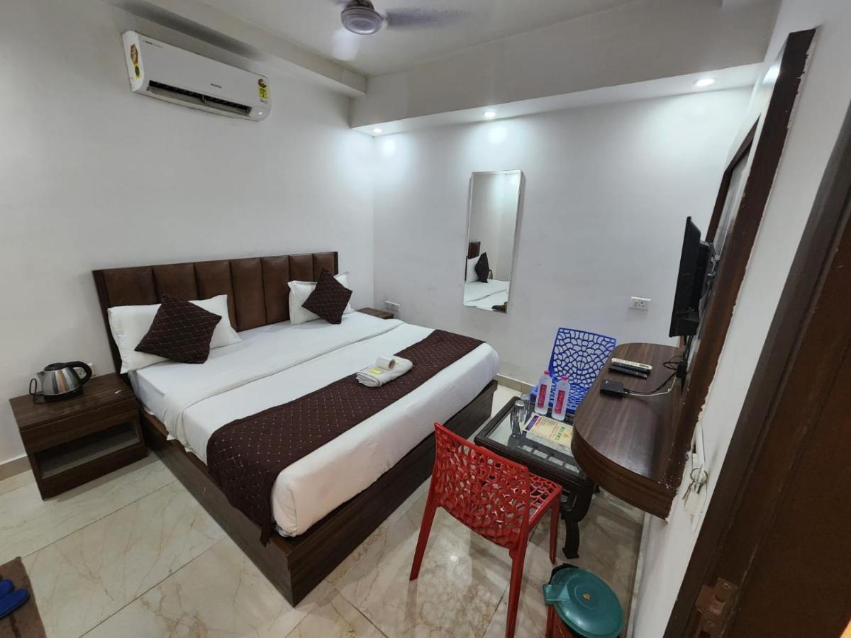 Hotel Sun plaza Luxury Nueva Delhi Exterior foto