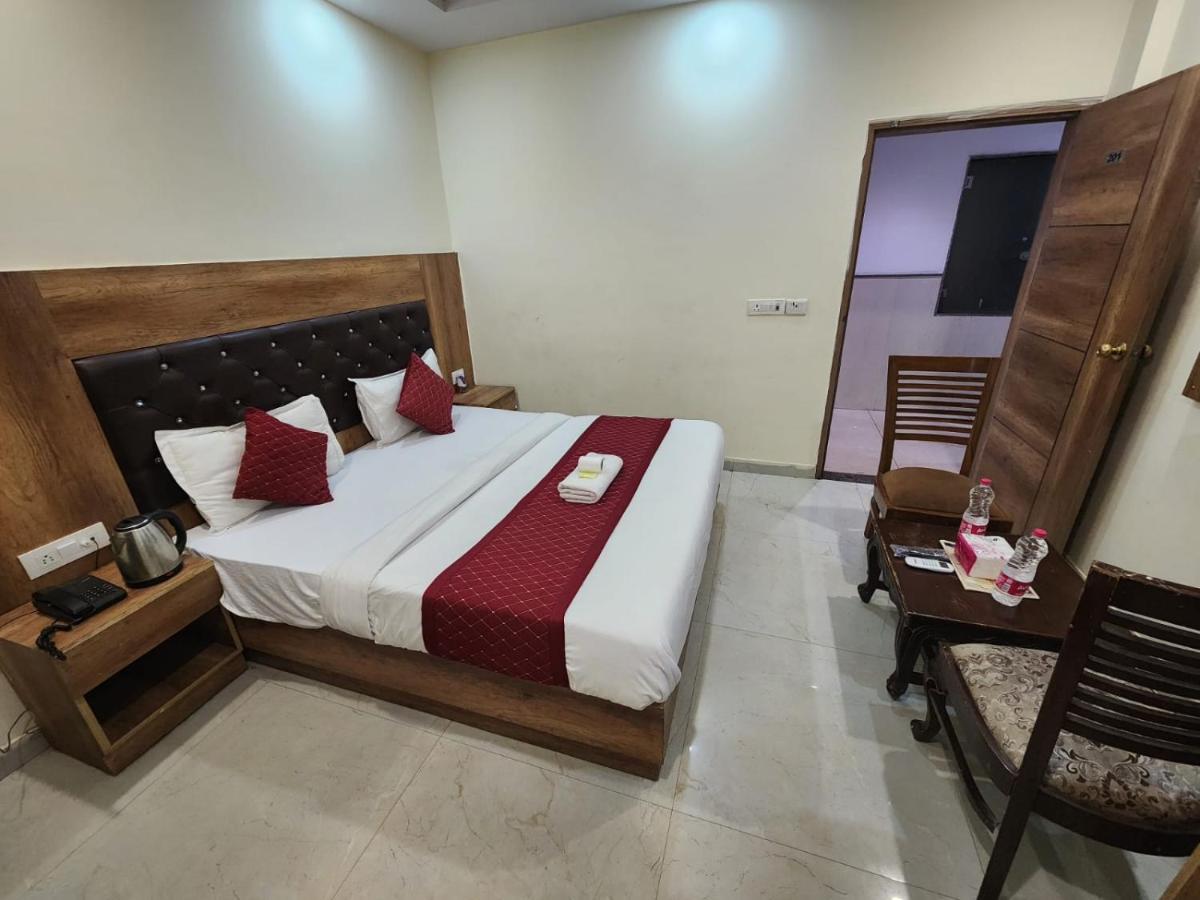 Hotel Sun plaza Luxury Nueva Delhi Exterior foto