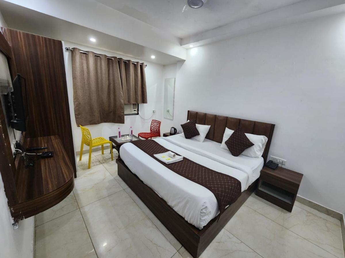 Hotel Sun plaza Luxury Nueva Delhi Exterior foto