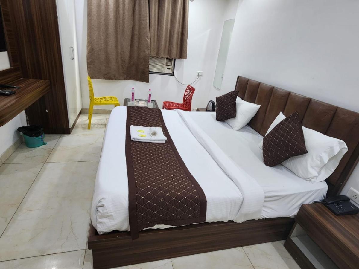 Hotel Sun plaza Luxury Nueva Delhi Exterior foto