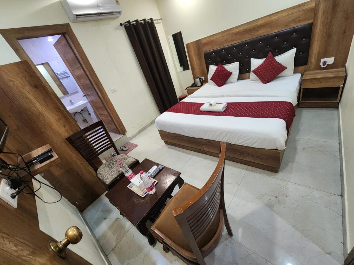 Hotel Sun plaza Luxury Nueva Delhi Exterior foto