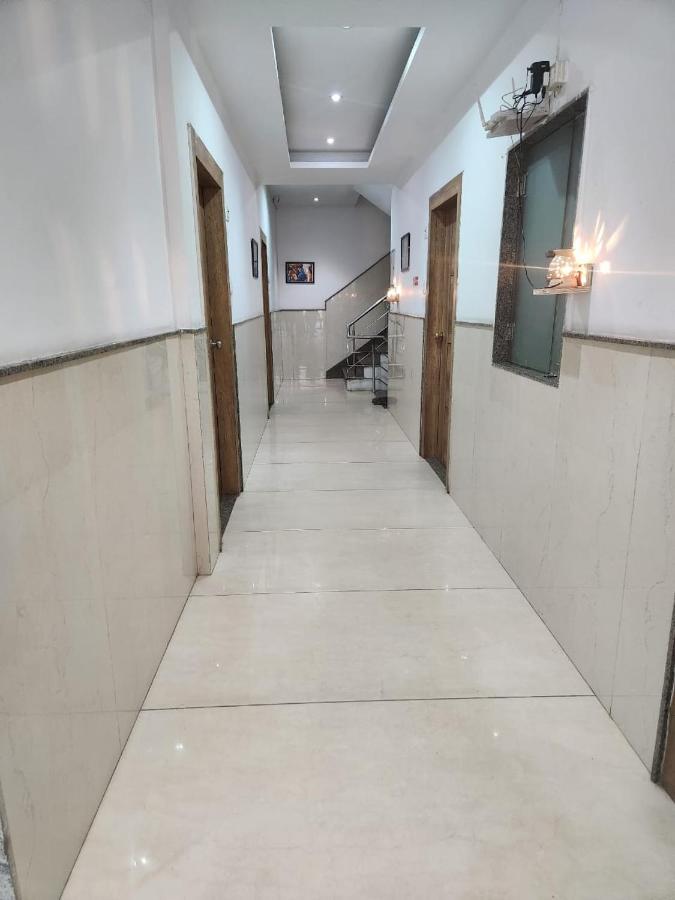 Hotel Sun plaza Luxury Nueva Delhi Exterior foto