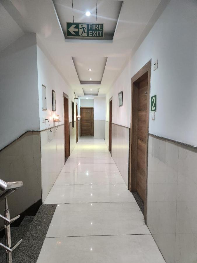 Hotel Sun plaza Luxury Nueva Delhi Exterior foto