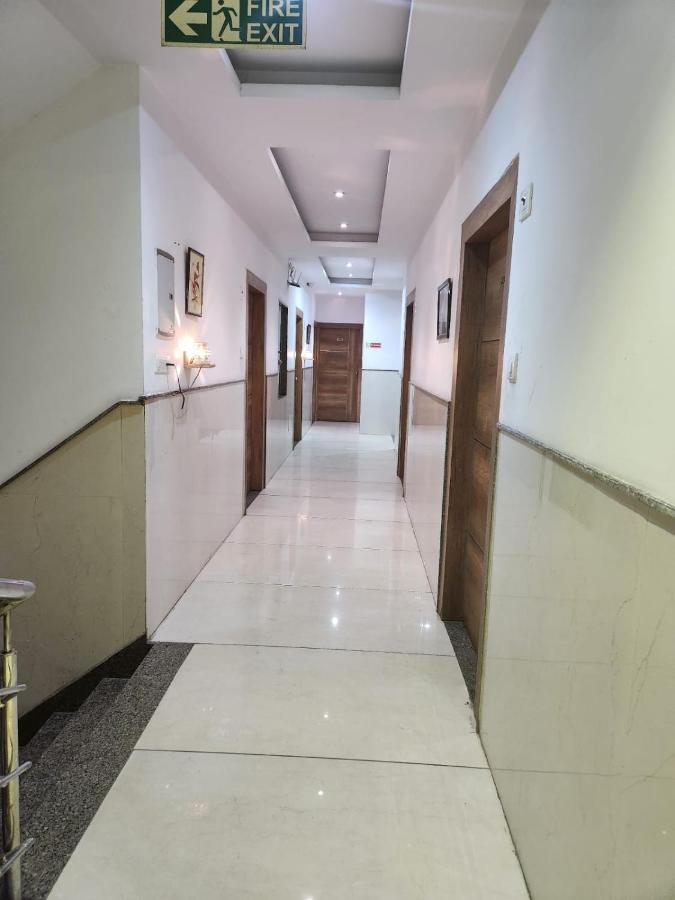 Hotel Sun plaza Luxury Nueva Delhi Exterior foto